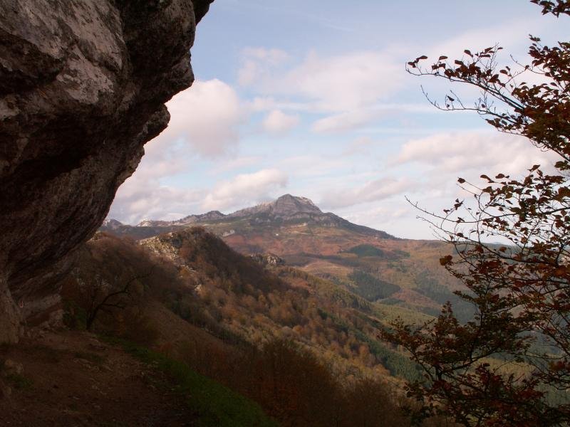 Lekanda udazkenean Atxuriko pasagunetik / Lekanda en otoño desde el paso de Atxuri
