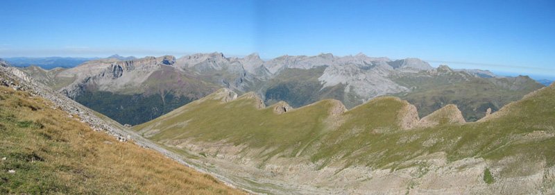 Achert Gazteluko almenatik ikusten dena