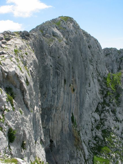Tontorra amildegiaren gainean, Mtik ikusita