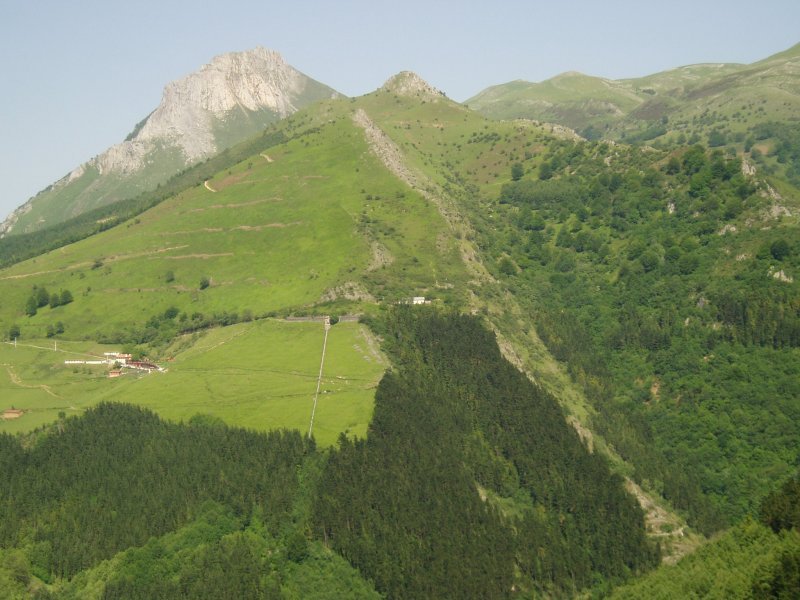 Mendebaldetik ikusita