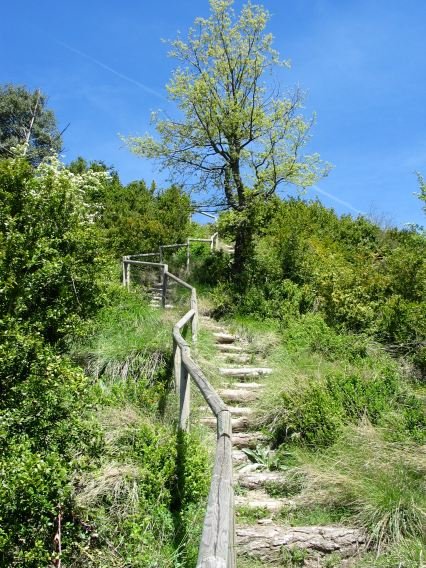 Igoera Htik, eskilara, baranda eta guzti