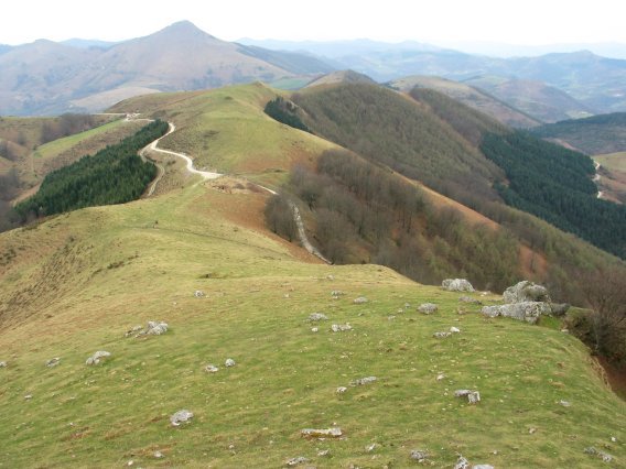 Otsondo aldera begira