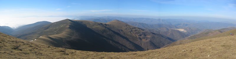 El Okolin (izq) y el Gartzaga (dcha) desde el Saoia
