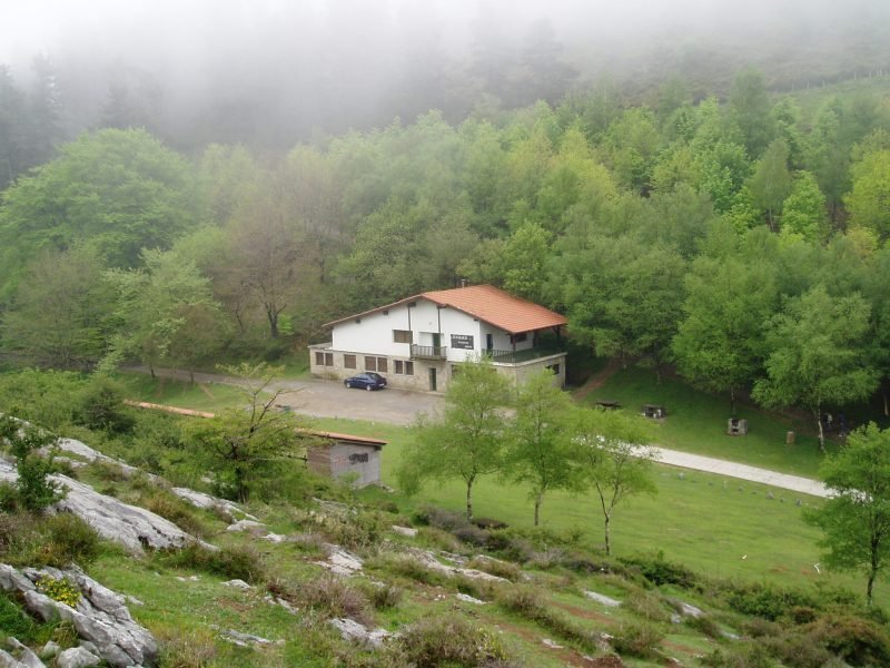 Atxagarai aterpetxea Bedartzandi eta Urregarai arteko lepoan