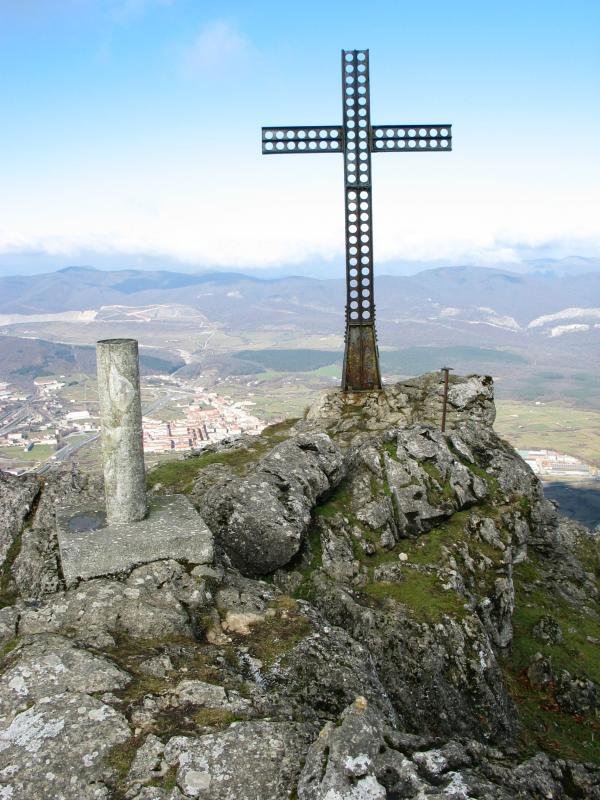 Tontorreko gurutzea eta erpin geodesikoa