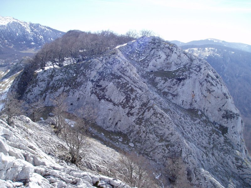 Ipar-mendebaldeko tontorretik ikusita