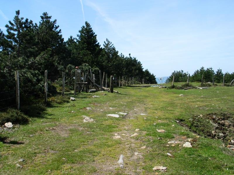 Hiru herrialdeetako mugak elkartzen diren gunea