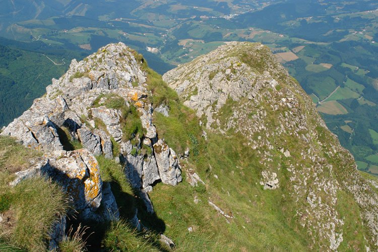 Mendebaldeko bizkarra, tontorretik ikusita