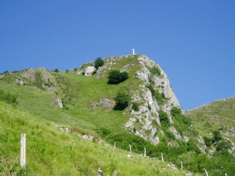 Gurutzea mendebaldetik ikusita
