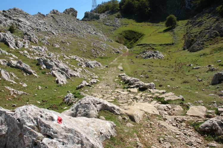 San Adrian: leizearen goiko sarreraren inguruak