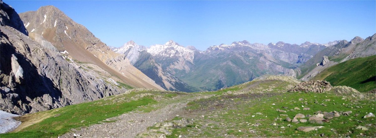 Bujaruelo mendatetik mendebaldera ikuspegia