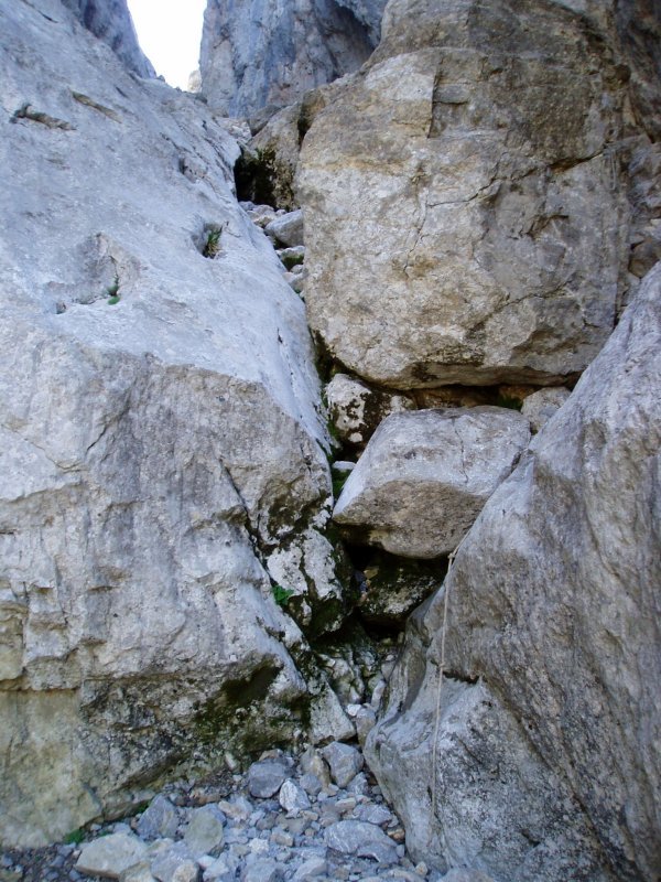 Sokaz lagundutako pasartea La Jenduda kanalean