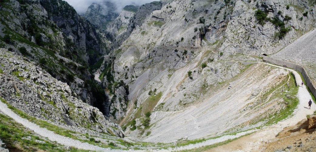 Arroilaren behealdeko ikuspegia