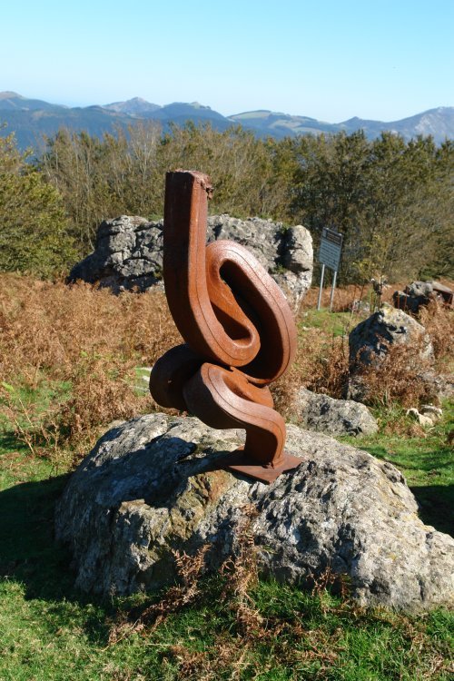 Tontorraren inguruko apaingarri (?) bat