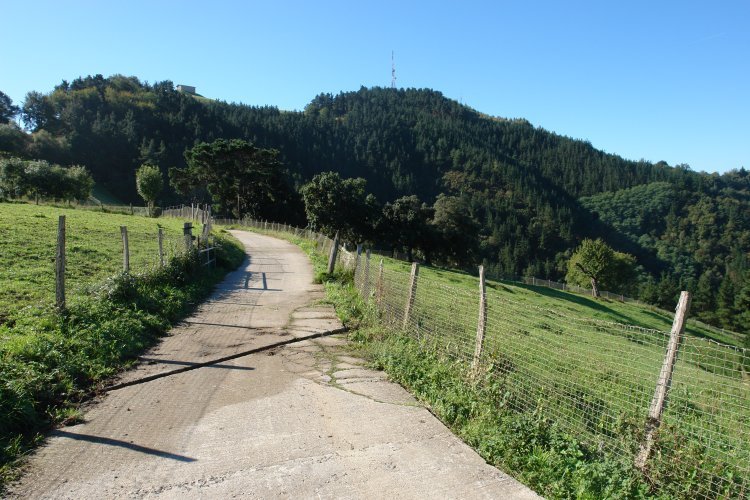 Ondarroa aldeko igoerako bidea