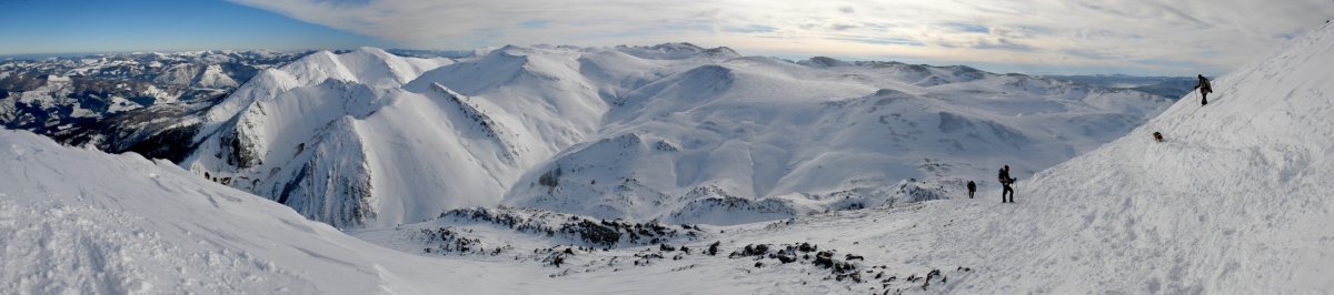 Aralar aldera begira