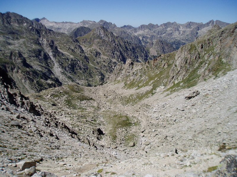 Monestero lepotik mendebaldera ikuspegia