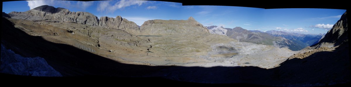Zilindroko lepora igotzen den bidetik ikuspegi zabala
