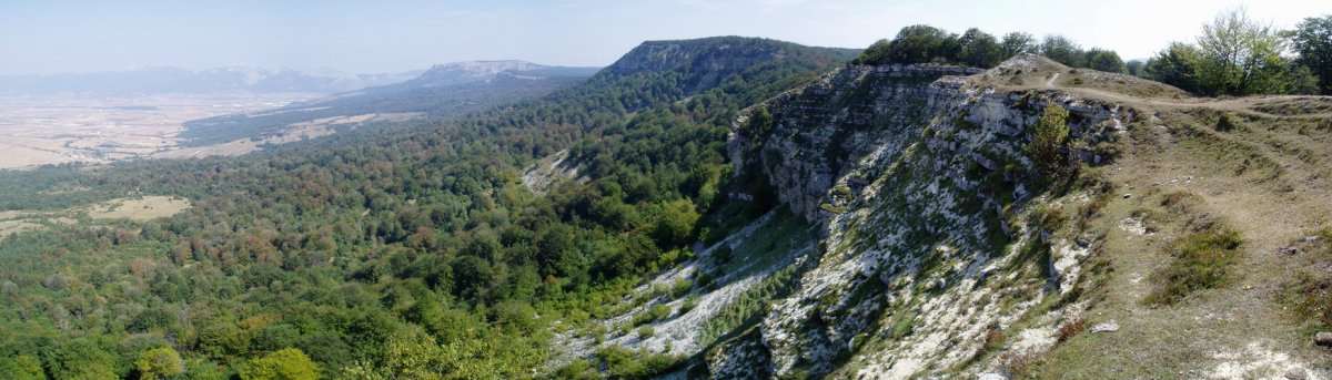 Alanguako haitzetatik ekialdera ikuspegia