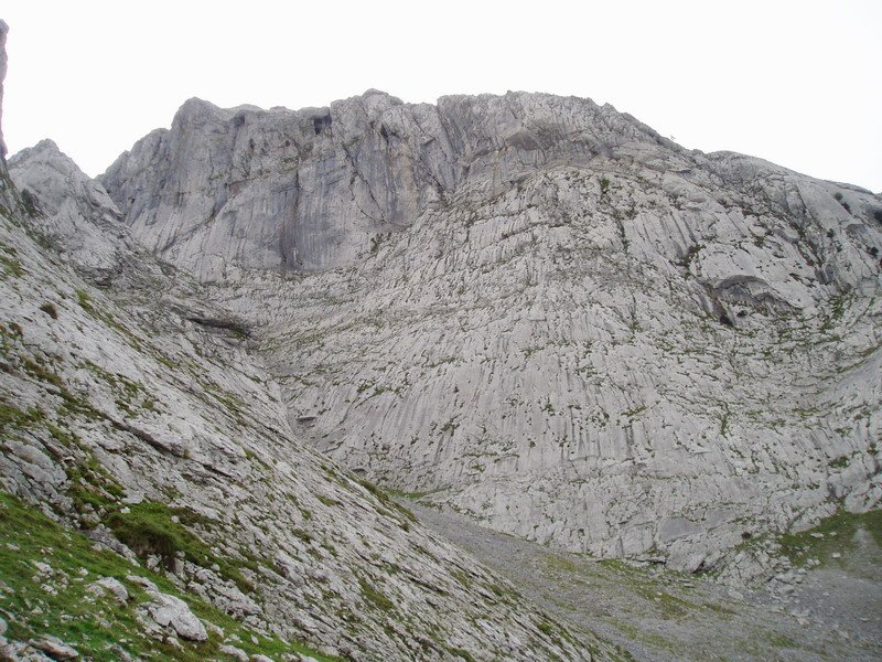 Artaungo Sakona eta hego-ekialdeko aurpegia