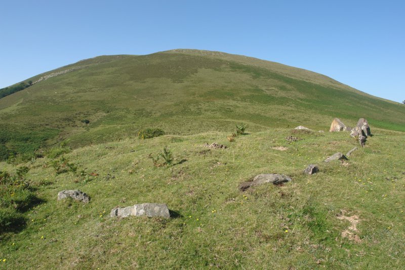 Cromlech bat Urdintz gainean