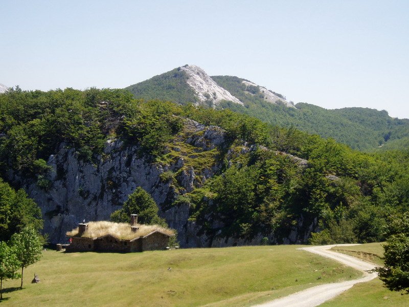 Burgalaitz eta Perusaroi aterpea