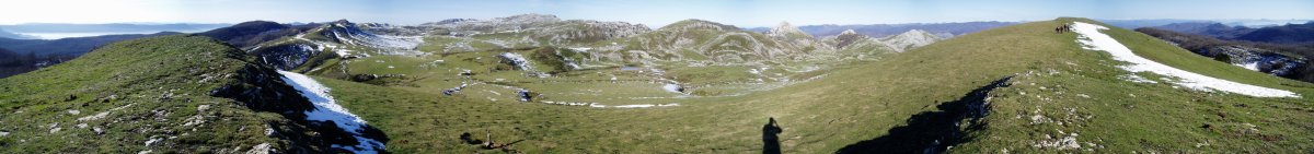 Mendebaldeko bizkarretik ikuspegi zabala