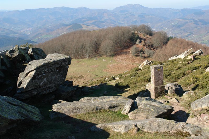 Ekialdeko muinoa eta mugarria