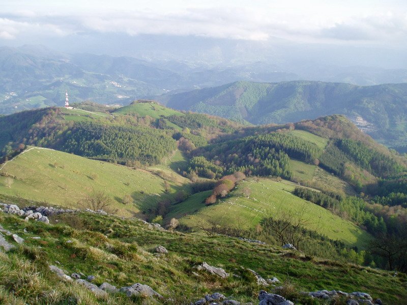 Olamuño eta Mendikute tontorretik ikusita