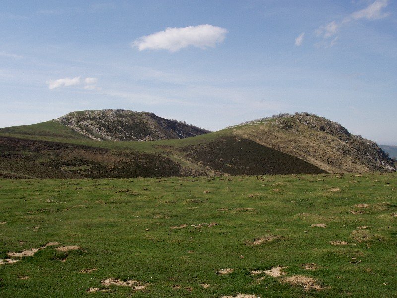 Goñiburu eta Goñiburutxikia