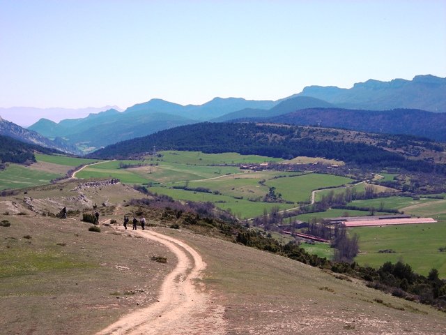 Lahoz-era   jaisten  (atzerago , Lalastra)