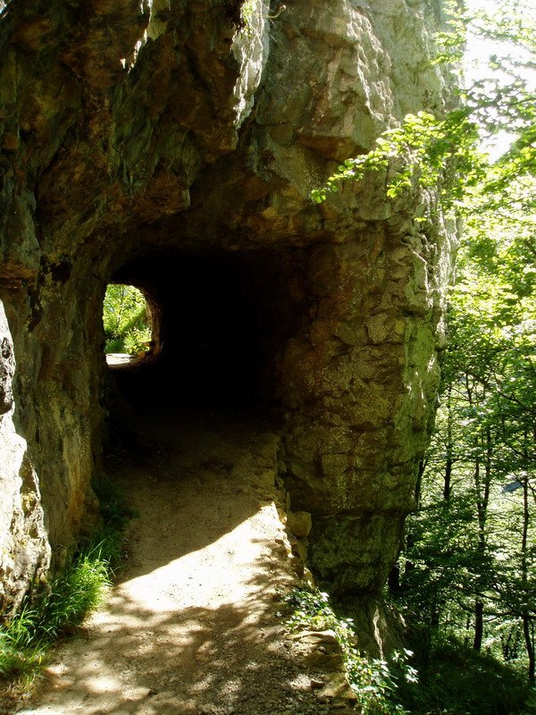 Lizarrusti eta Lareo arteko bidea
