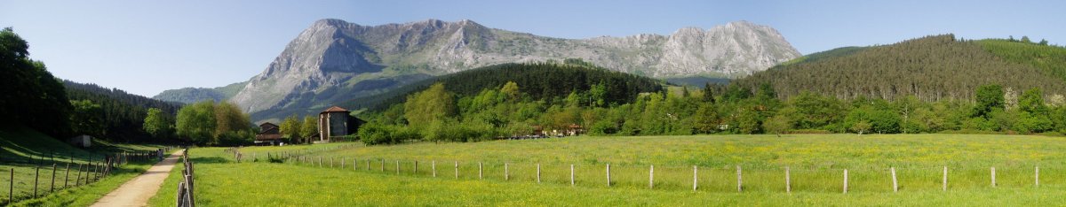 Atxondoko trenbidetik ikusita