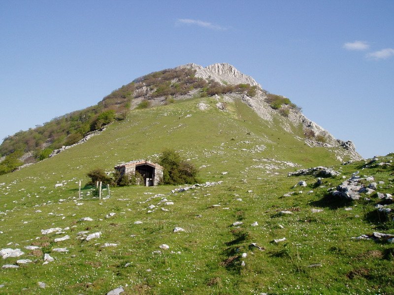 Larranoko Santa Barbara ermita eta Kurutzeta