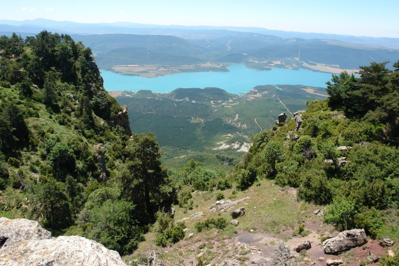 Esako urtegia amildegian ebakitako haitzarte batetik