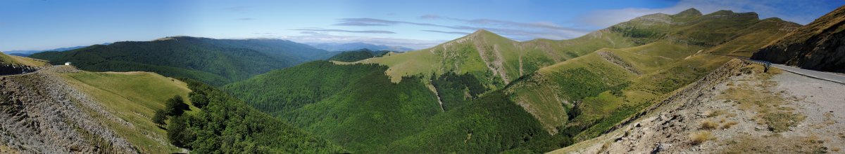 Abodi eta Orhi Larrañeko errepidetik