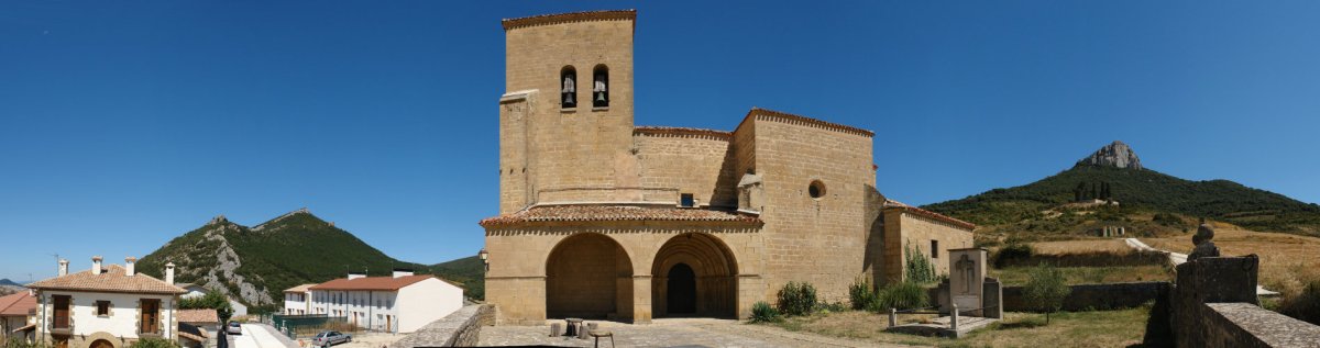 Untzuetik: ezker aldean Peña de Abrigo eta eskubi aldean Untzueko Haitza