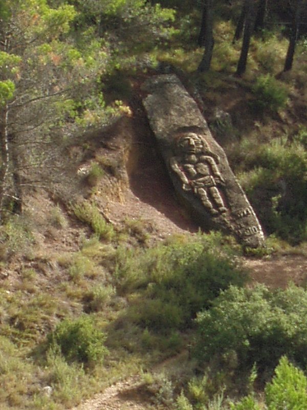 Irudi bitxia Santa Zitatik hurbileko harkaitz batean