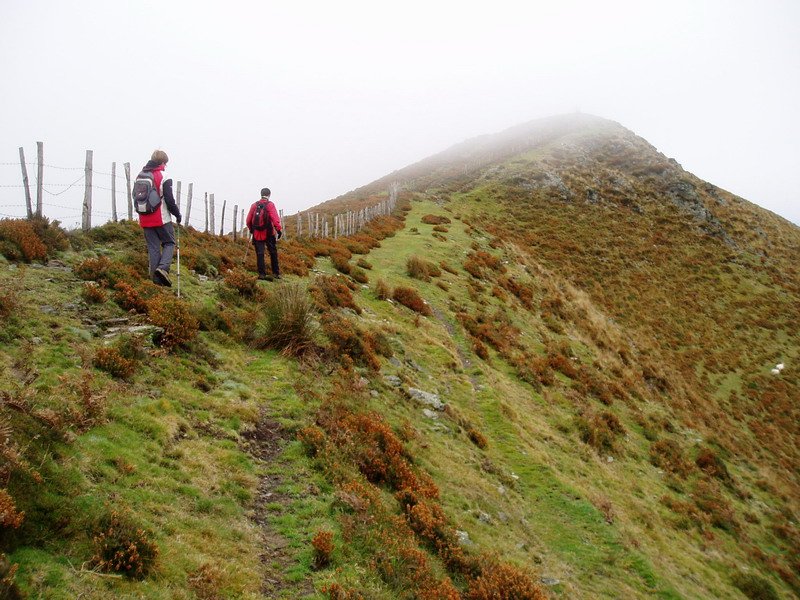 Mendebaldeko bizkarretik igotzen