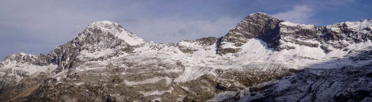 Salbaguardia eta La Mina hegoaldetik ikusita