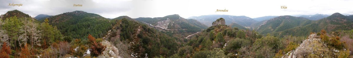 Igaritik iparraldeko mendien panorama