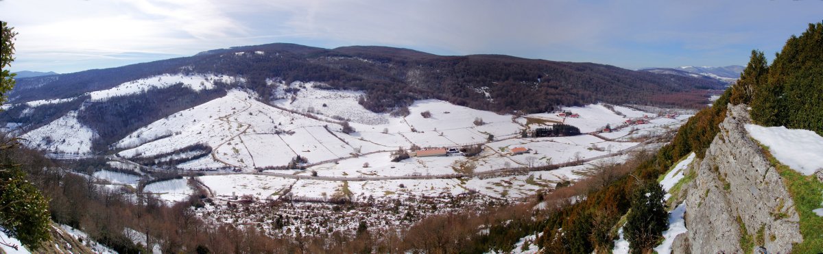 Arregiako gailurra eta Corona-Errazu mendia