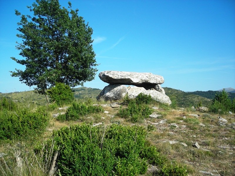 Caseta de la Bruja trikuharria