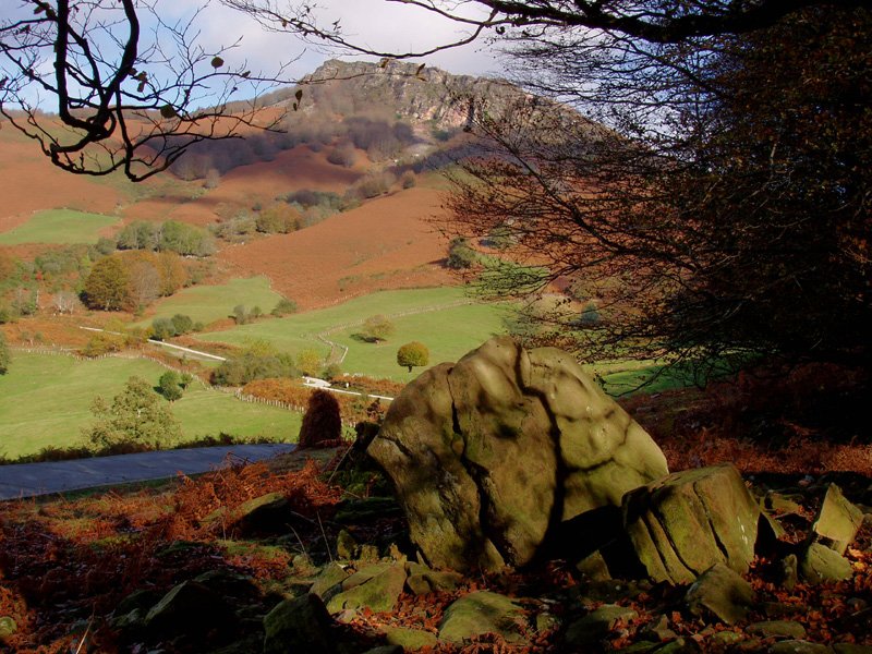 Suntonea eta Legate atzean