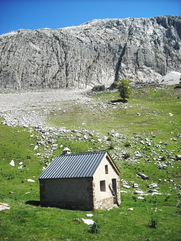 Loma de Chitoneko aterpea