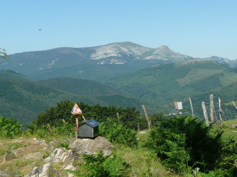 Tontorra.Atzean,Gorbeia eta Aldamin