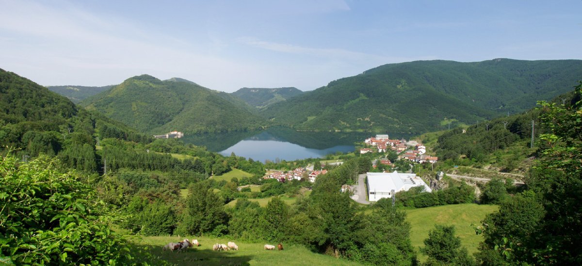 Eugi Gurutxagako lepoko bidetik