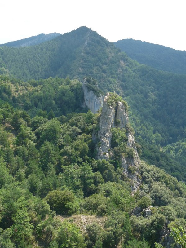Huertasko sakana menderatzen duten harkaitzak