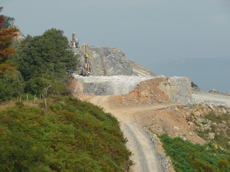 Tontor Ohia Makinekin Txikituta