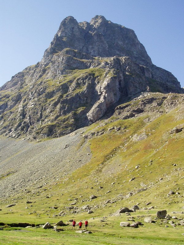 Iparraldetik, La Rinconada zirkuaren sarreratik ikusita